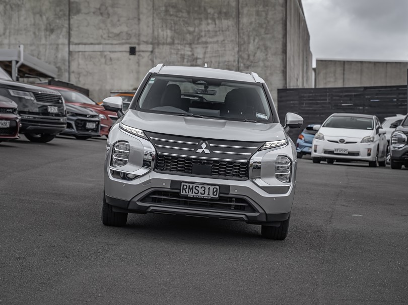2025 Mitsubishi Outlander 3