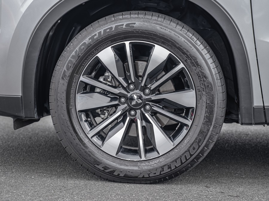 2025 Mitsubishi Outlander 6