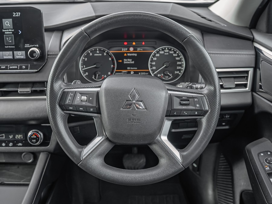 2023 Mitsubishi Outlander 10