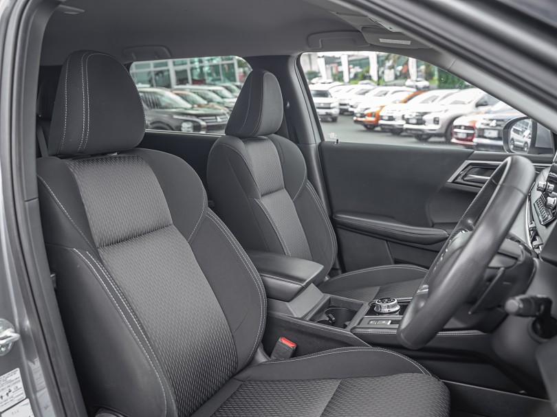 2023 Mitsubishi Outlander 8