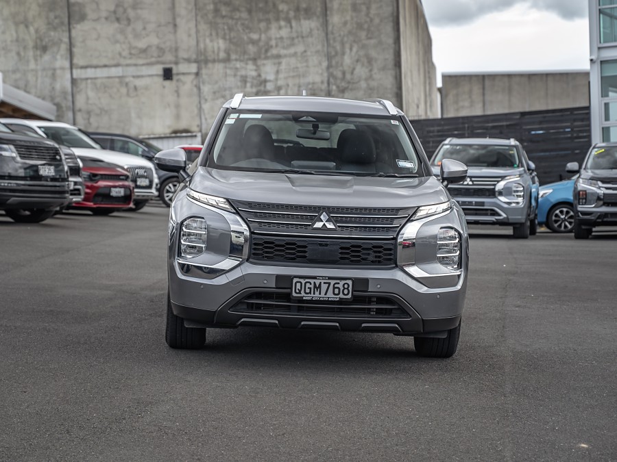 2023 Mitsubishi Outlander 3