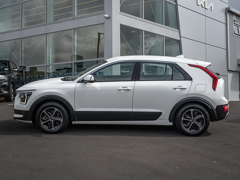 2023 Kia Niro 5