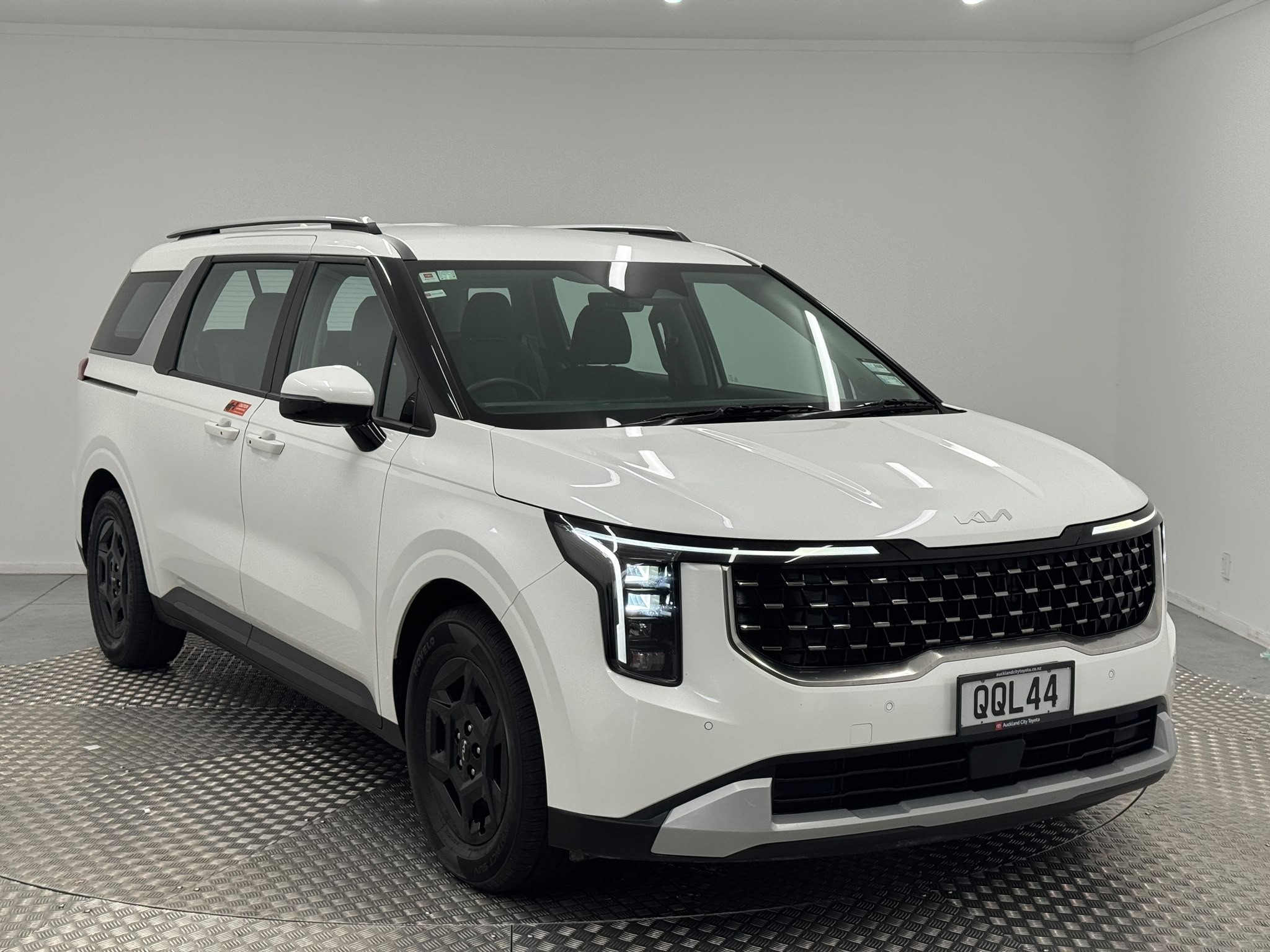 2024 Kia Carnival