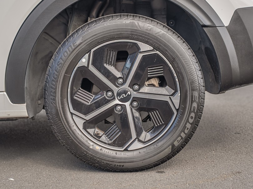 2023 Kia Niro 7