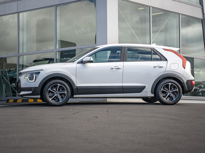 2023 Kia Niro 5