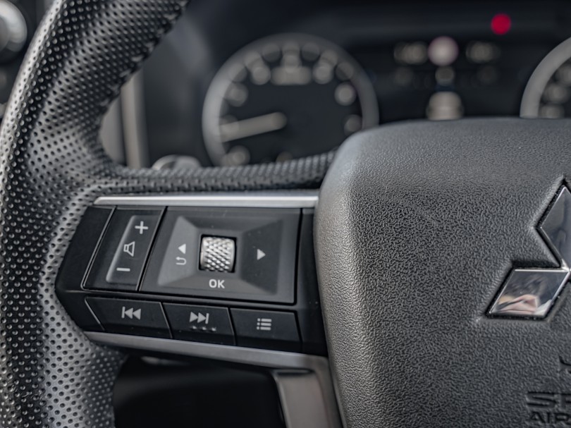 2023 Mitsubishi Outlander 13
