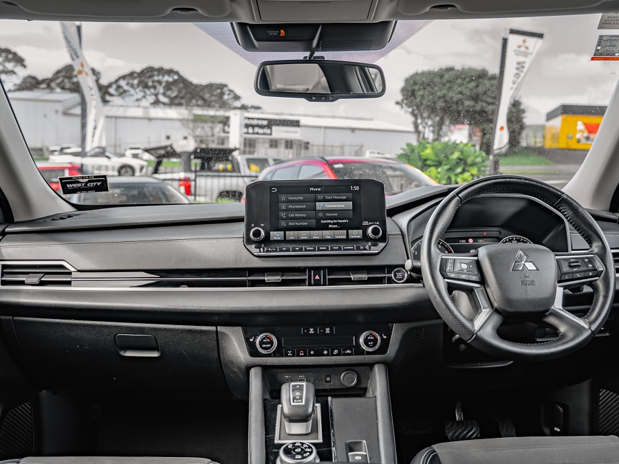 2023 Mitsubishi Outlander 10