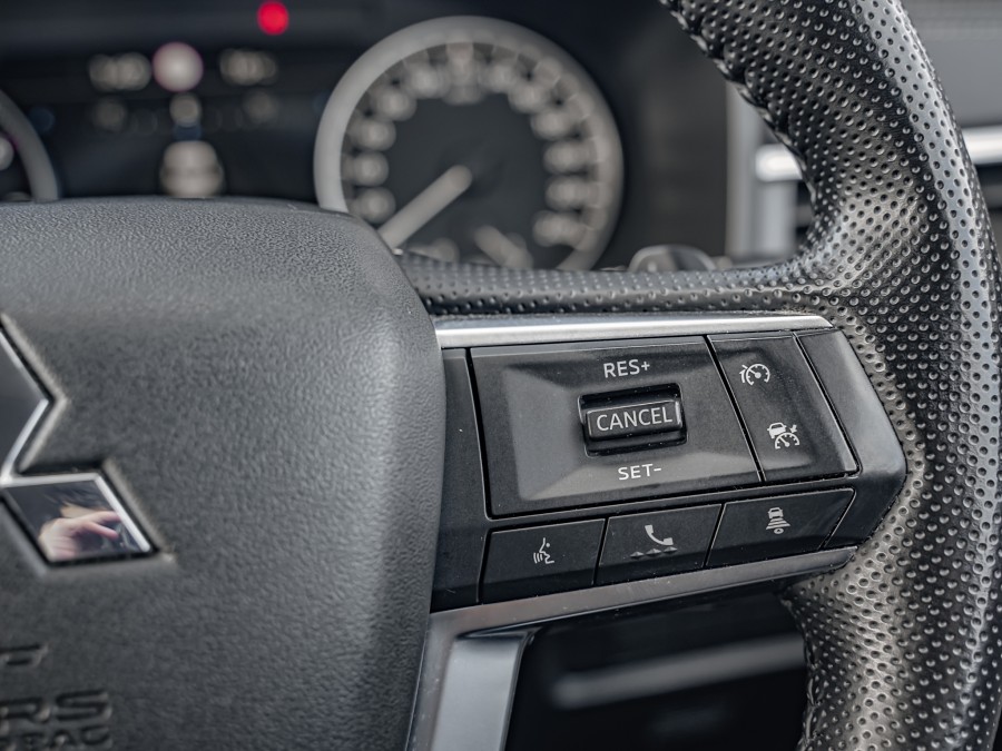 2023 Mitsubishi Outlander 14