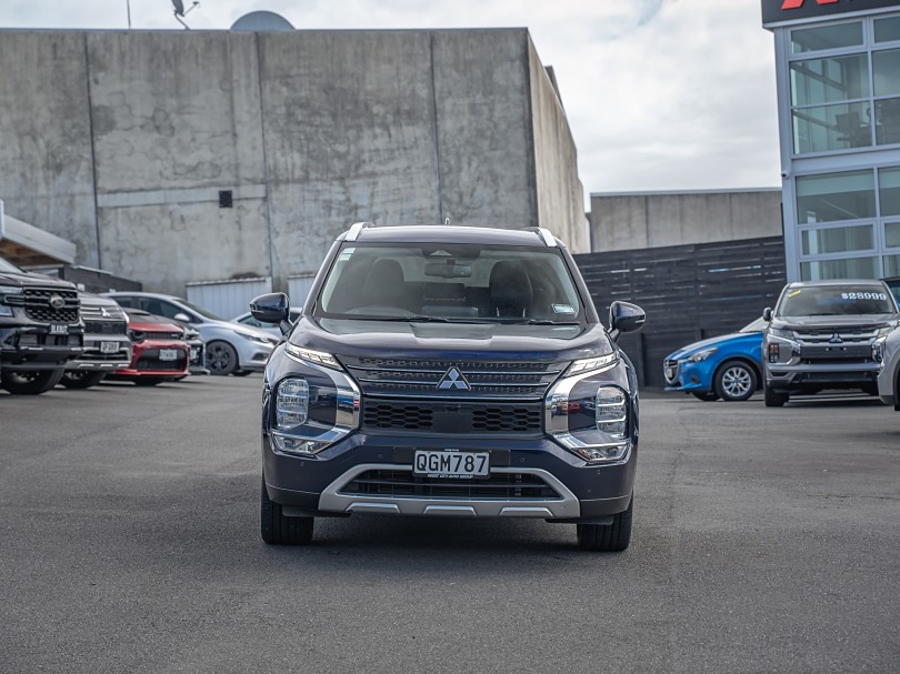 2023 Mitsubishi Outlander 3