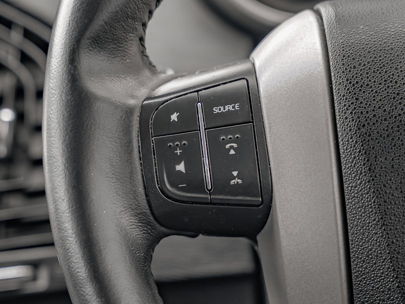 2018 Mahindra XUV500 10