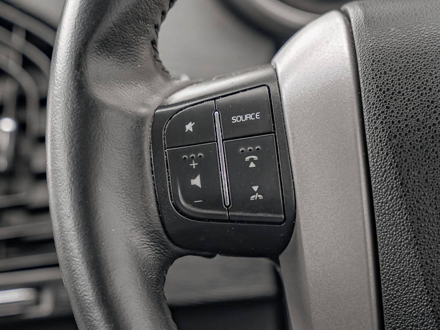 2018 Mahindra XUV500 10