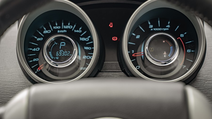 2018 Mahindra XUV500 12