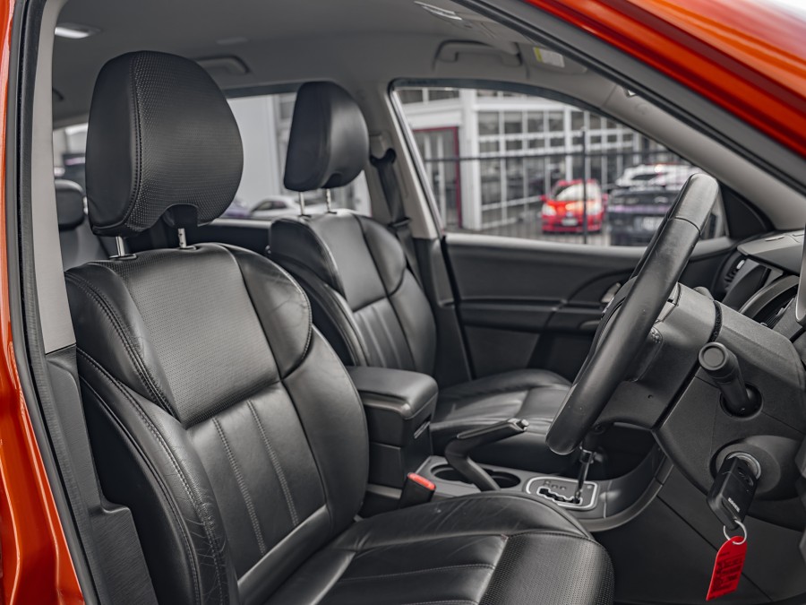 2018 Mahindra XUV500 7