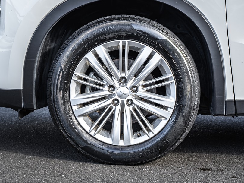 2023 Mitsubishi Outlander 6