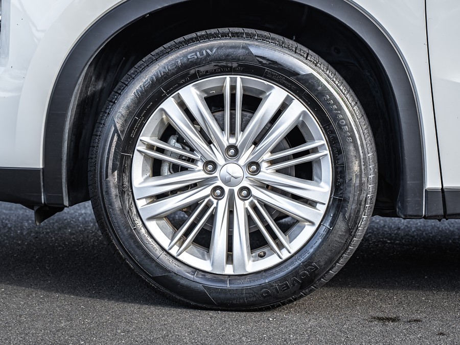 2023 Mitsubishi Outlander 6