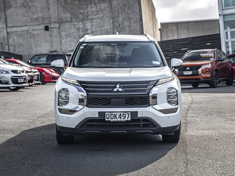 2023 Mitsubishi Outlander 3