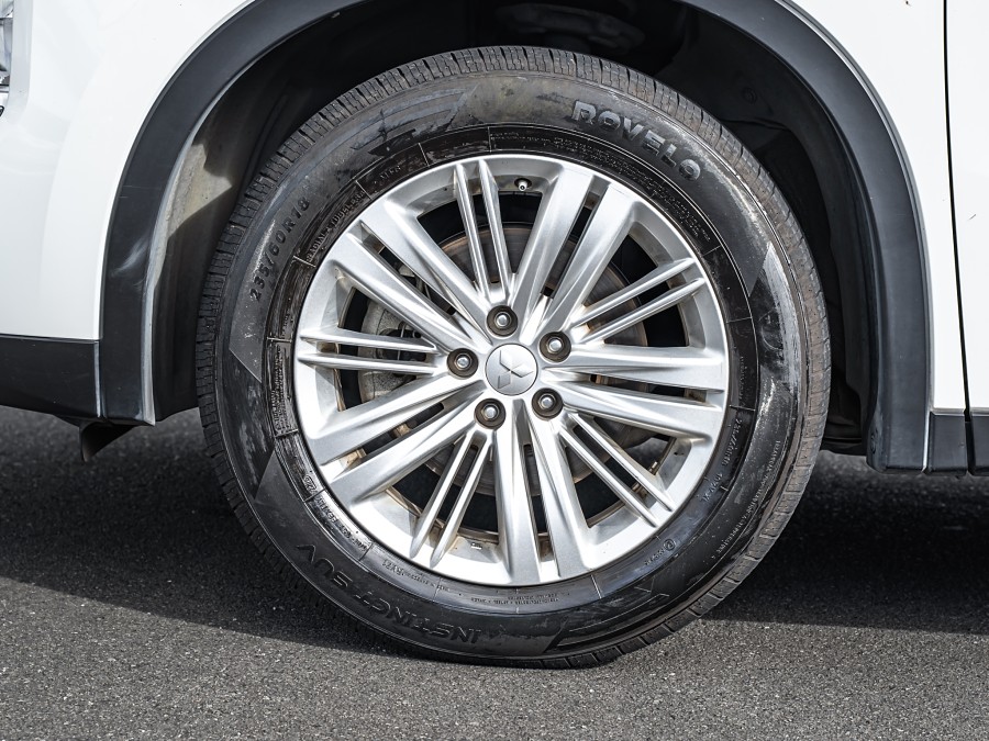 2023 Mitsubishi Outlander 6