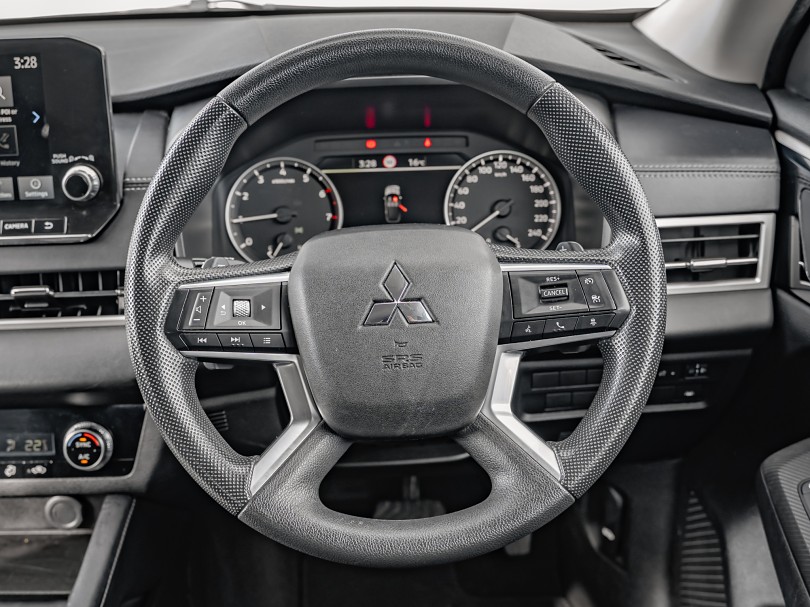 2023 Mitsubishi Outlander 10