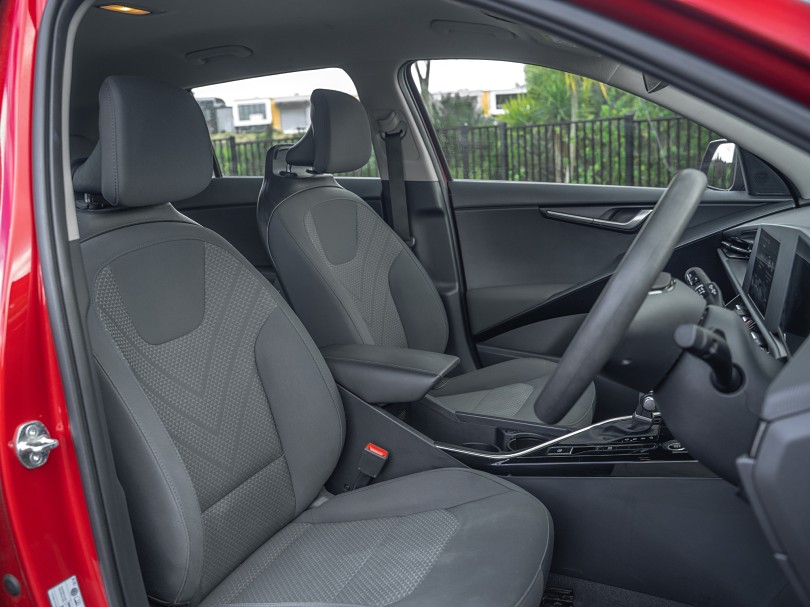 2023 Kia Niro 8