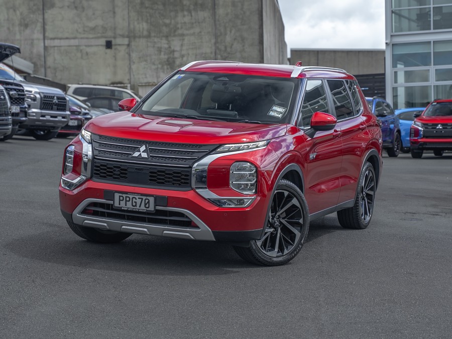 2022 Mitsubishi Outlander 1
