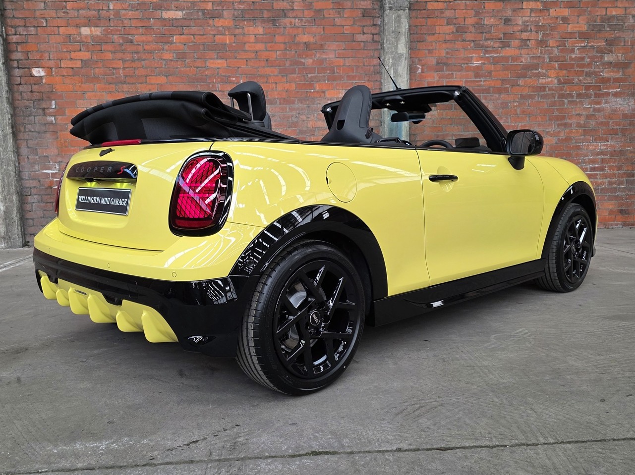 MINI Cooper S Convertible JCW Sport Spec