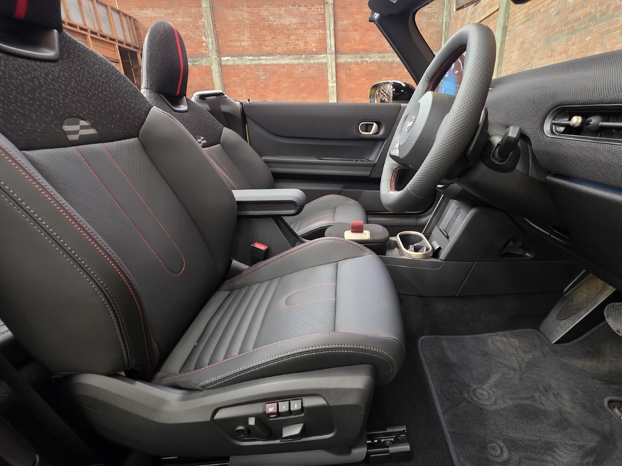 MINI Cooper S Convertible JCW Sport Spec