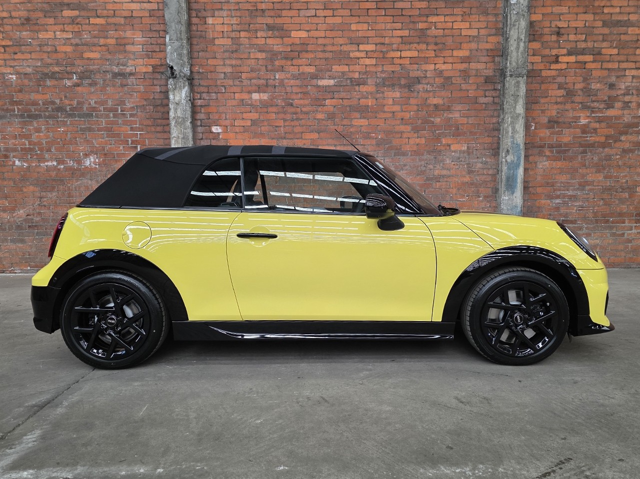 MINI Cooper S Convertible JCW Sport Spec