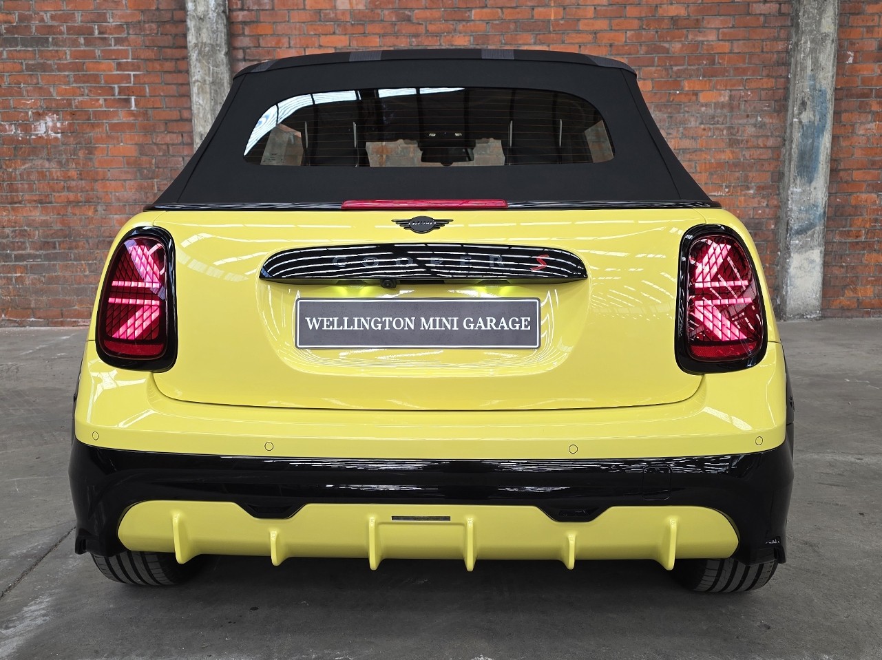 MINI Cooper S Convertible JCW Sport Spec