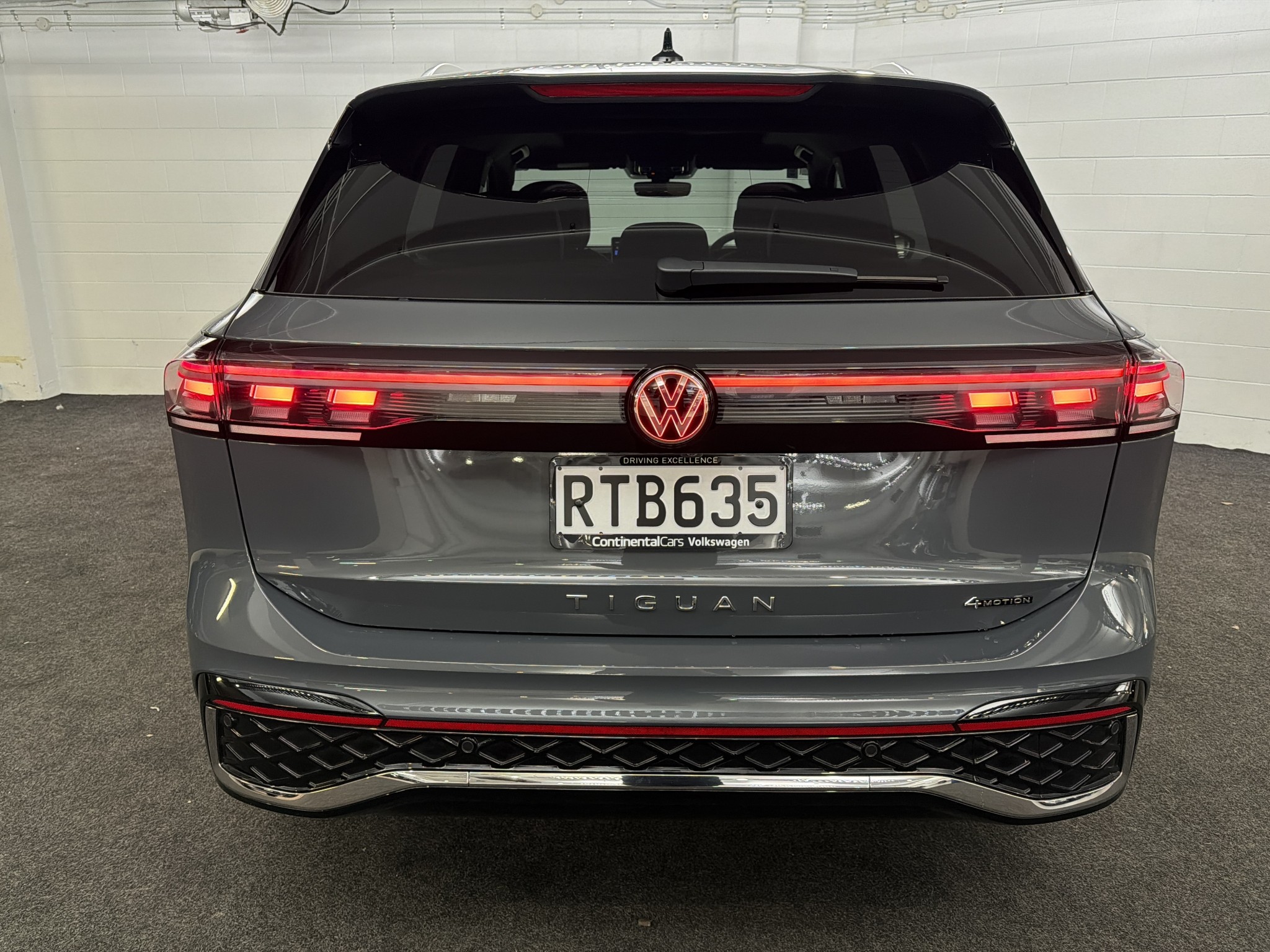 Volkswagen Tiguan R-LINE AWD