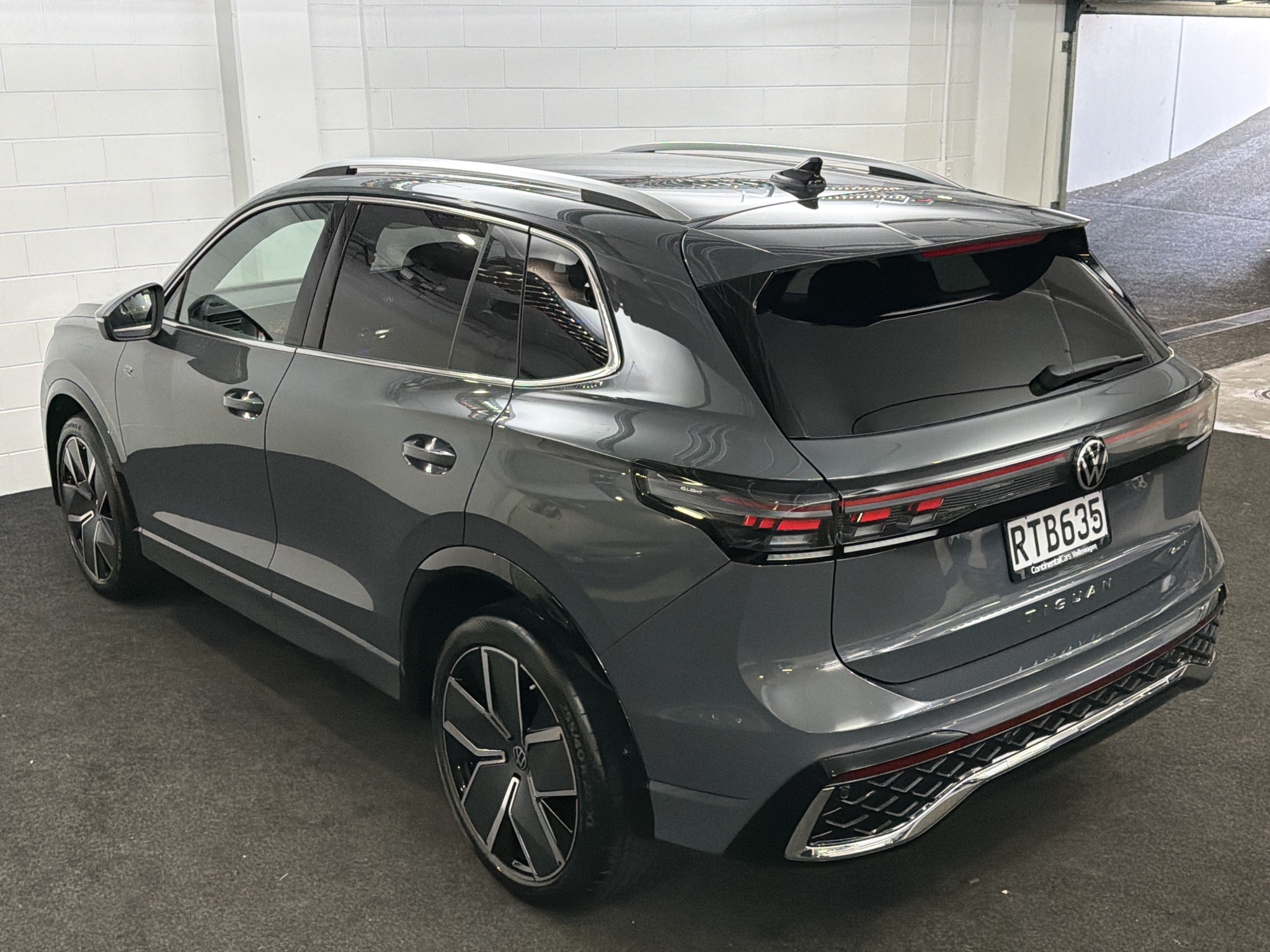 Volkswagen Tiguan R-LINE AWD