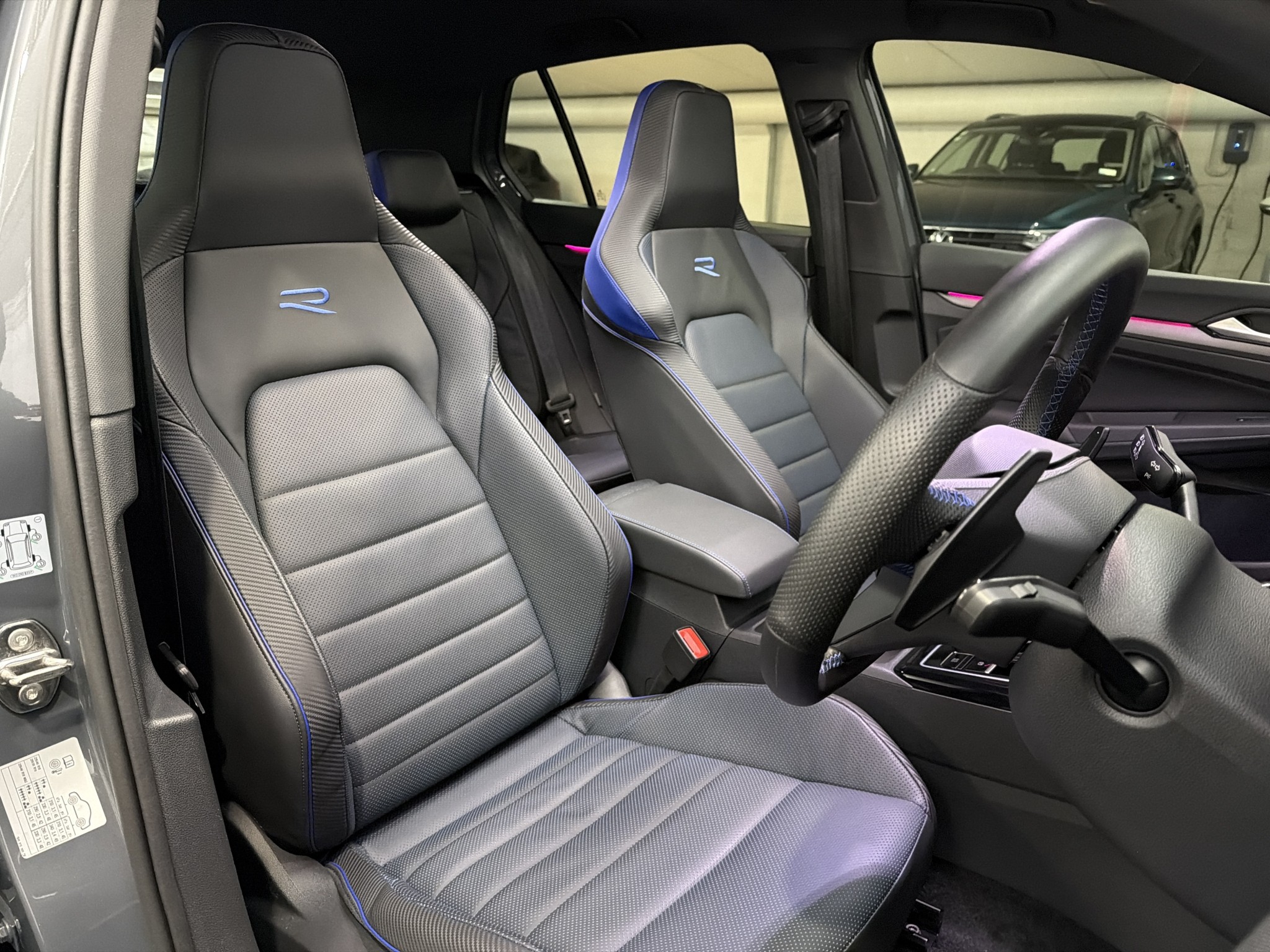 Volkswagen Golf R 8.5