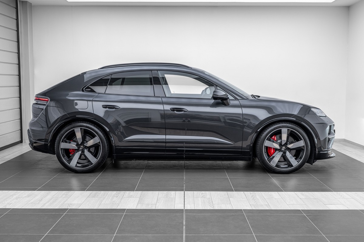 Porsche Macan Turbo Electric (H2)