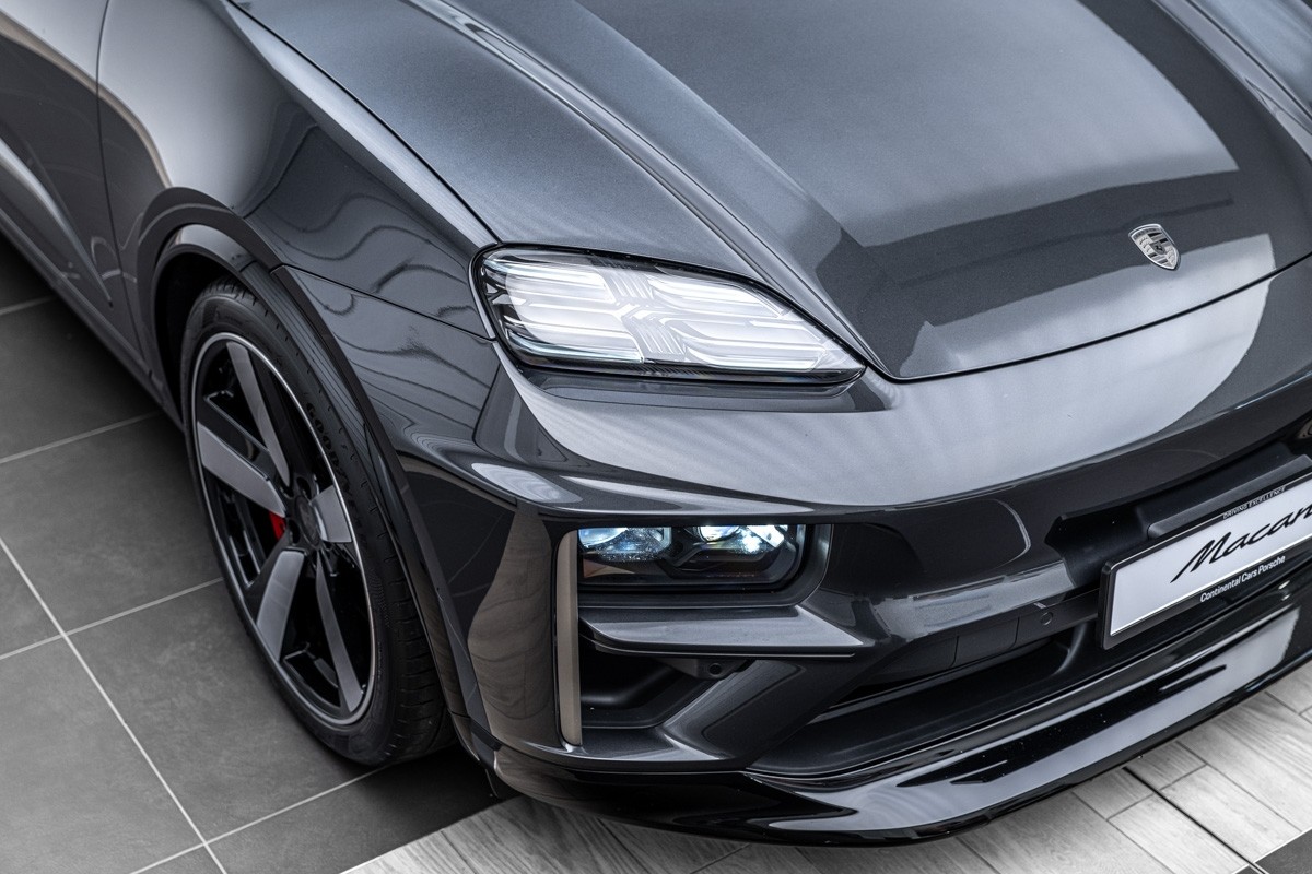 Porsche Macan Turbo Electric (H2)