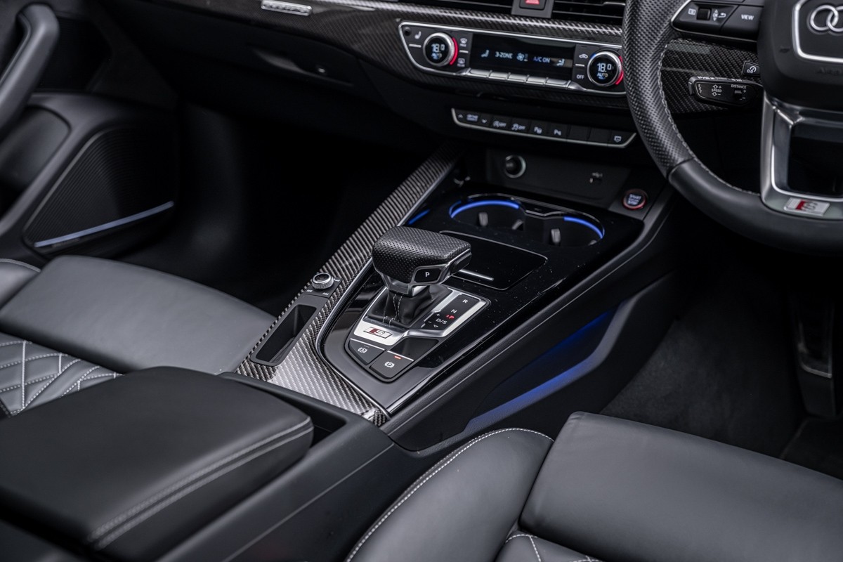 Audi S4 AVANT 260 KW