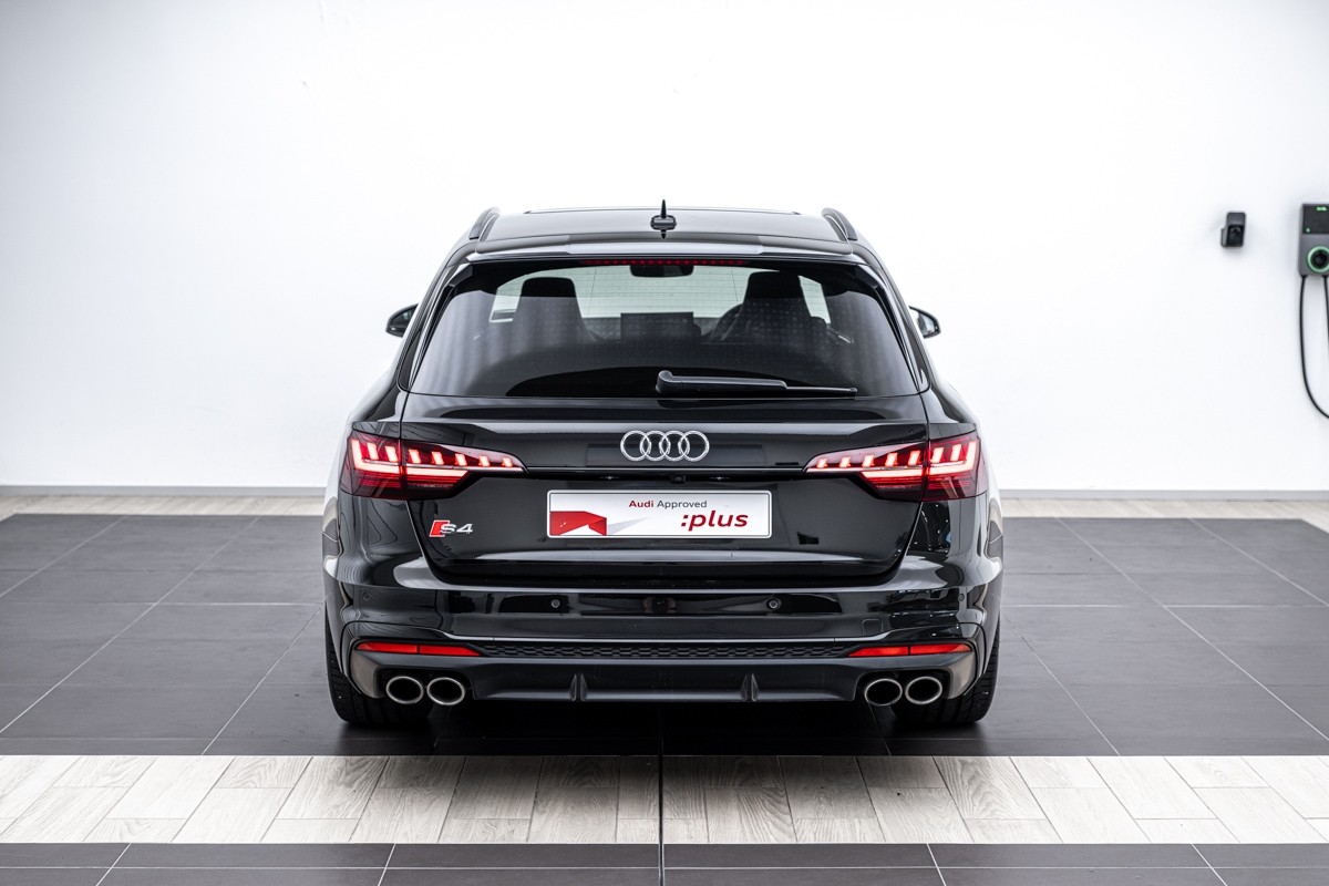 Audi S4 AVANT 260 KW