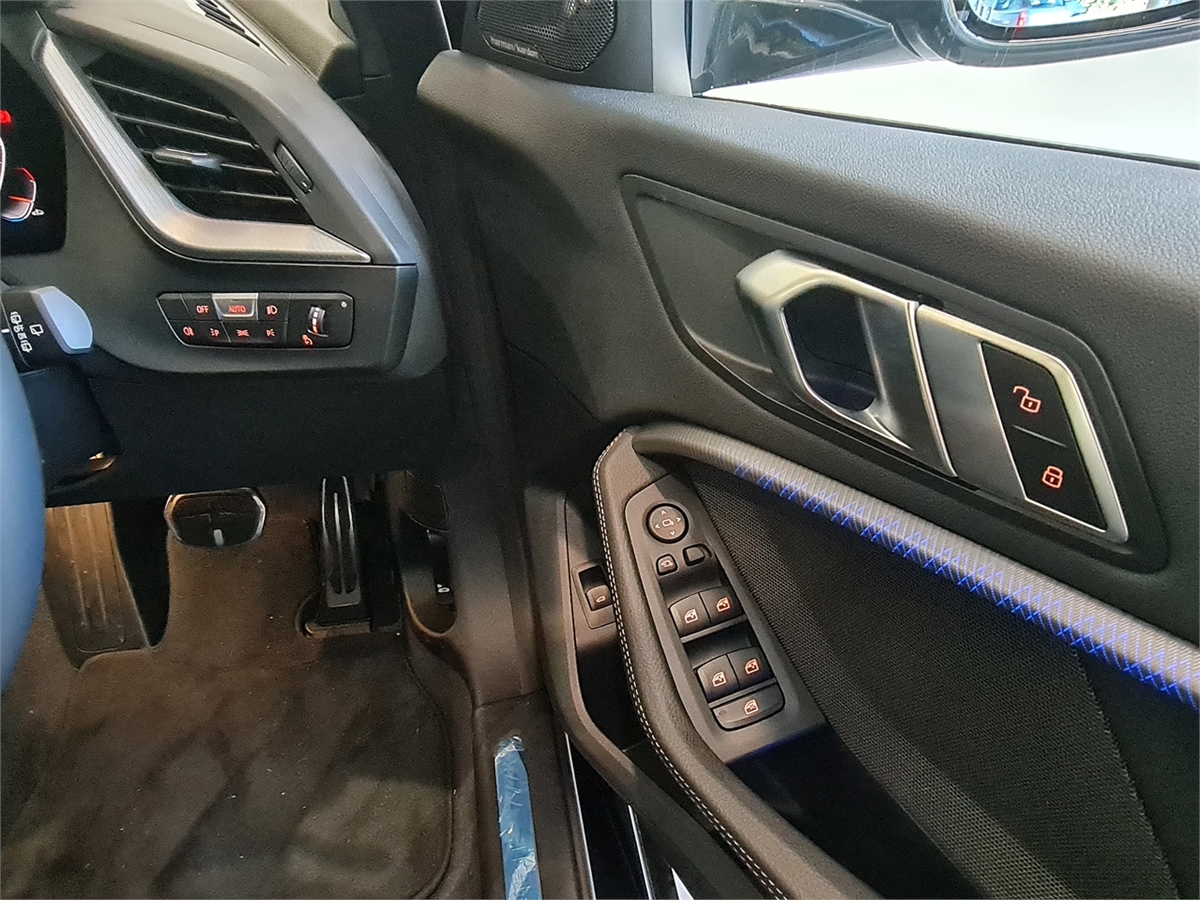 BMW M135i xDrive MPA + Innovations