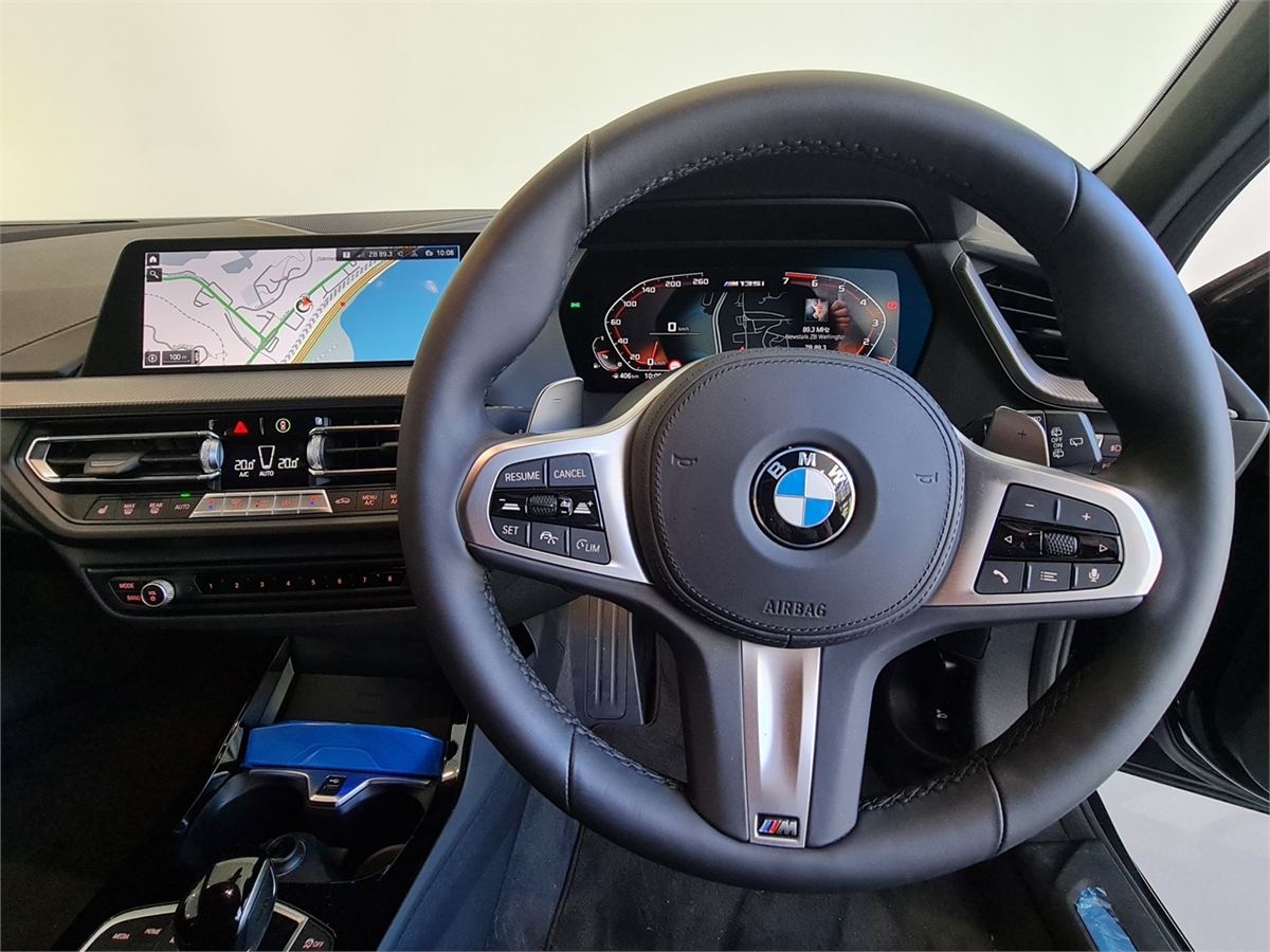 BMW M135i xDrive MPA + Innovations